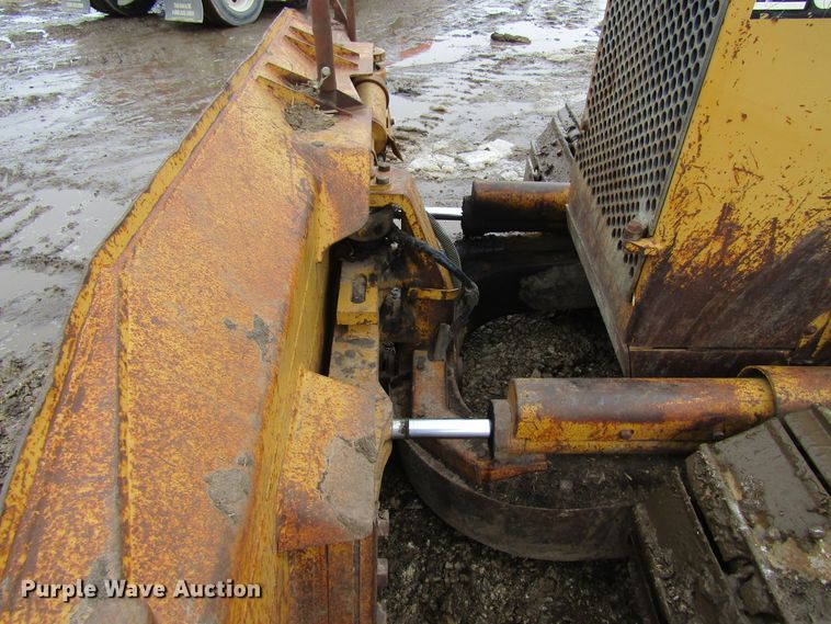 image for item FD9379 1995 Caterpillar D4H XL dozer