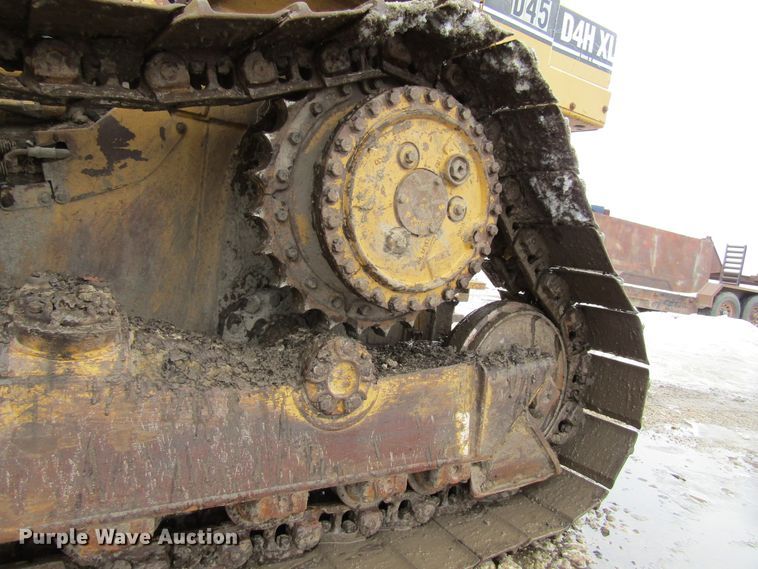 image for item FD9379 1995 Caterpillar D4H XL dozer