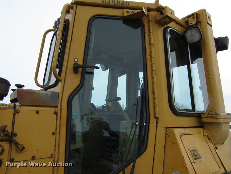 image for item FD9379 1995 Caterpillar D4H XL dozer
