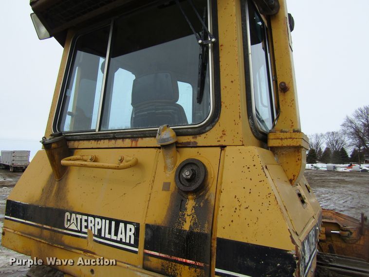 image for item FD9379 1995 Caterpillar D4H XL dozer