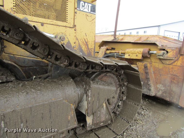 image for item FD9379 1995 Caterpillar D4H XL dozer