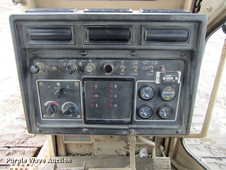 image for item FD9379 1995 Caterpillar D4H XL dozer