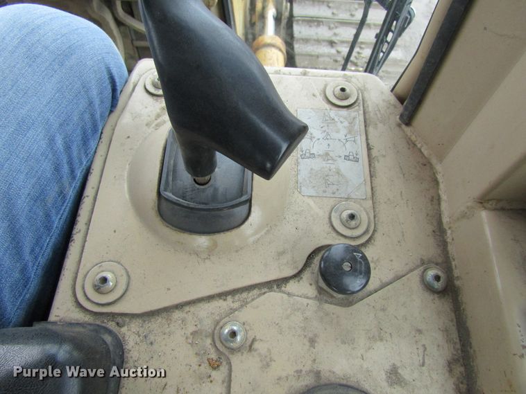 image for item FD9379 1995 Caterpillar D4H XL dozer