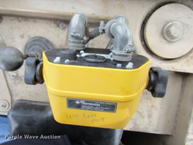 image for item FD9379 1995 Caterpillar D4H XL dozer