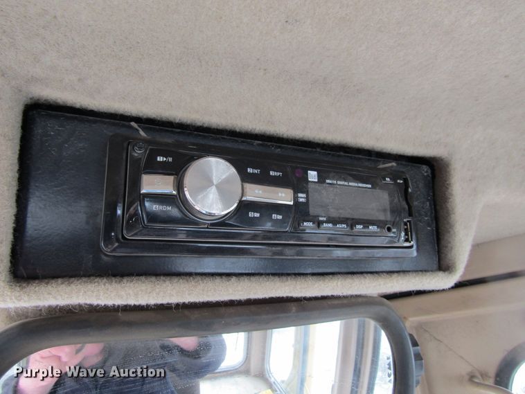 image for item FD9379 1995 Caterpillar D4H XL dozer