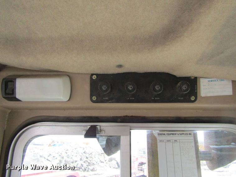 image for item FD9379 1995 Caterpillar D4H XL dozer