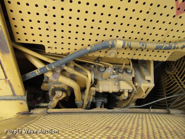 image for item FD9379 1995 Caterpillar D4H XL dozer