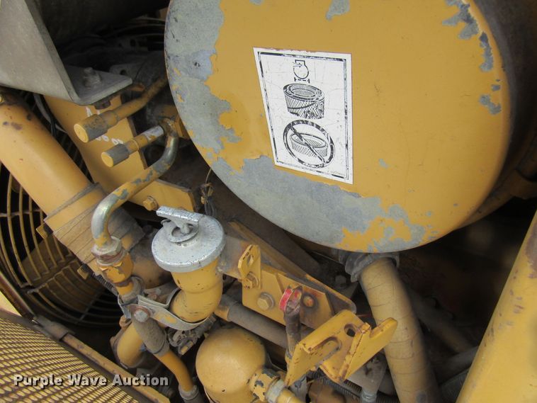 image for item FD9379 1995 Caterpillar D4H XL dozer