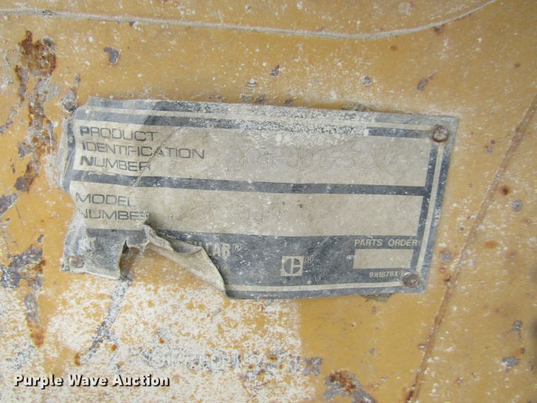 image for item FD9379 1995 Caterpillar D4H XL dozer