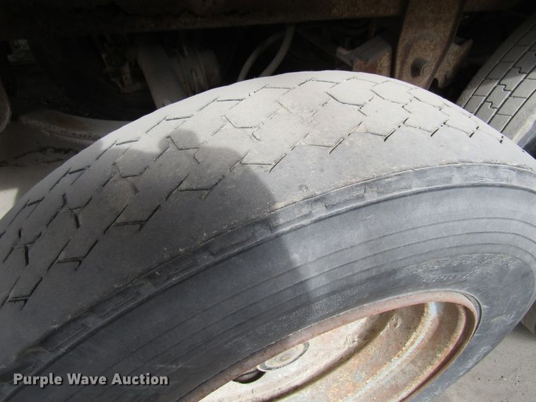 image for item FD9380 1995 Timpte live bottom trailer