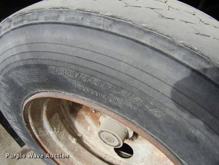 image for item FD9380 1995 Timpte live bottom trailer