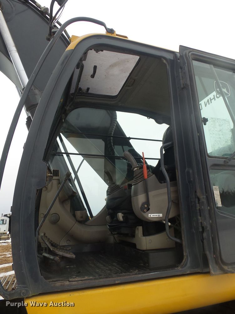 image for item FR9509 2007 John Deere 350D LC excavator