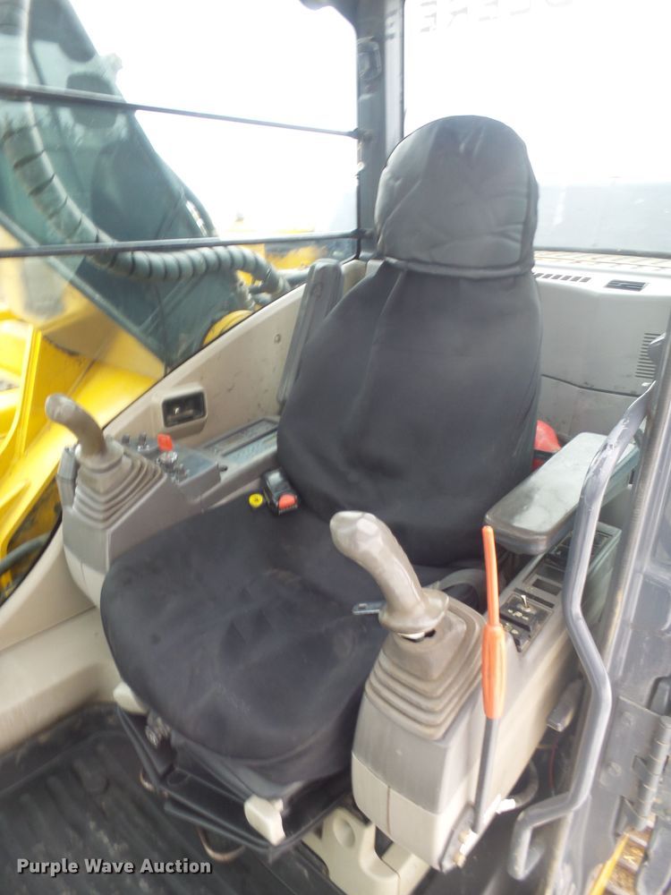 image for item FR9509 2007 John Deere 350D LC excavator