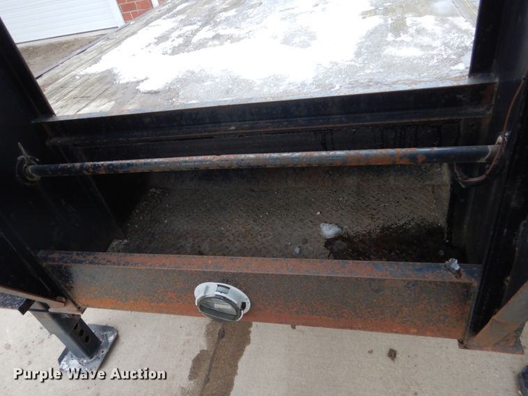 image for item FU9173 2003 H&H equipment trailer