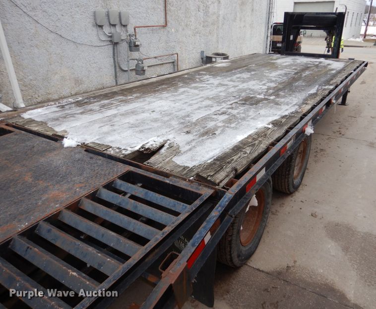 image for item FU9173 2003 H&H equipment trailer