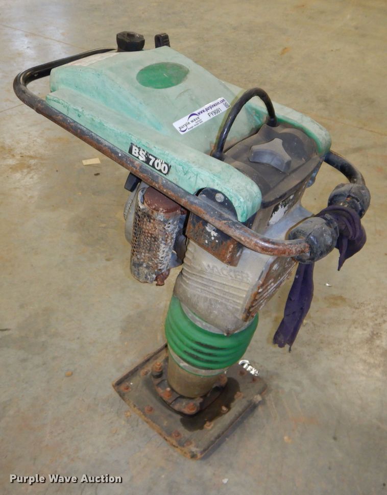 image for item FY9081 Wacker BS700 plate compactor