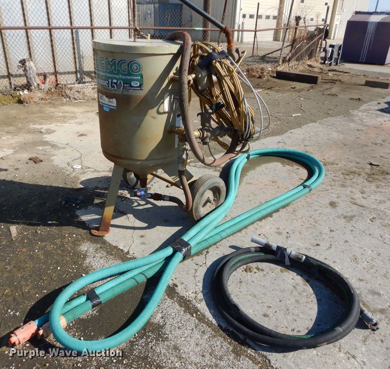 image for item FY9084 2012 Clemco 2452 sand blaster