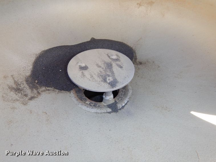 image for item FY9084 2012 Clemco 2452 sand blaster