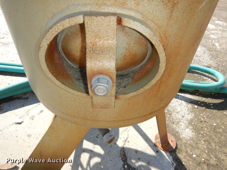 image for item FY9084 2012 Clemco 2452 sand blaster