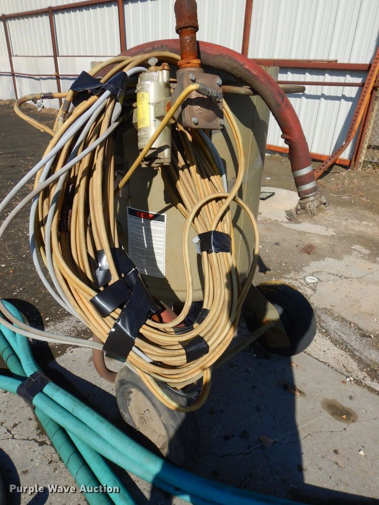 image for item FY9084 2012 Clemco 2452 sand blaster