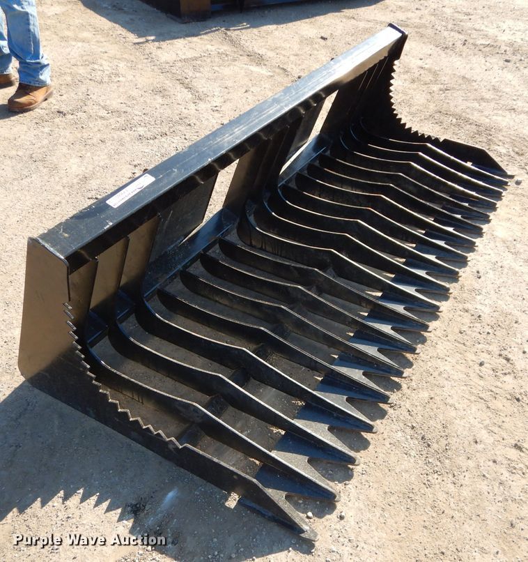 79"W skid steer rock bucket in Tonganoxie, KS Item FY9085 sold