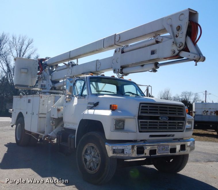 image for item GB9789 1990 Ford F800 bucket truck
