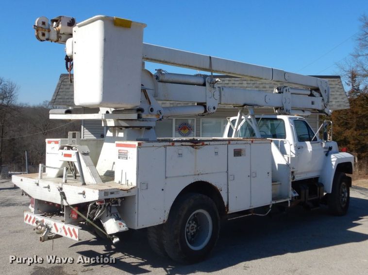 image for item GB9789 1990 Ford F800 bucket truck