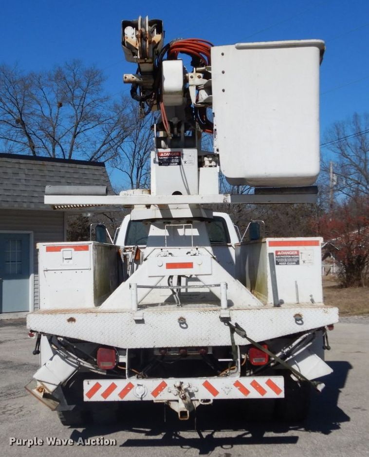 image for item GB9789 1990 Ford F800 bucket truck