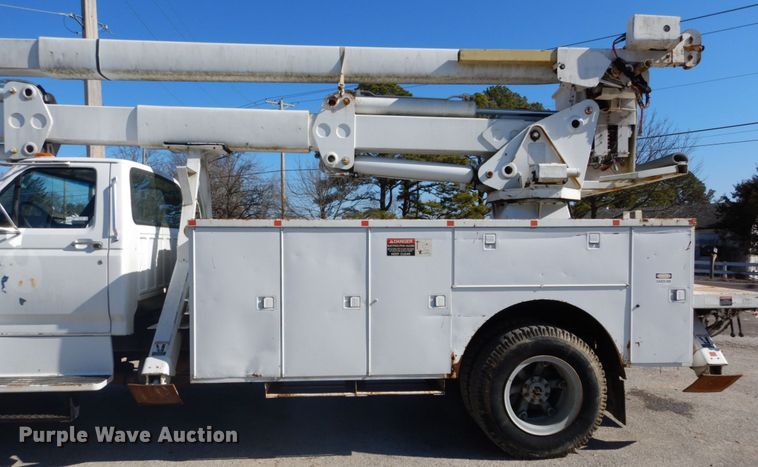 image for item GB9789 1990 Ford F800 bucket truck