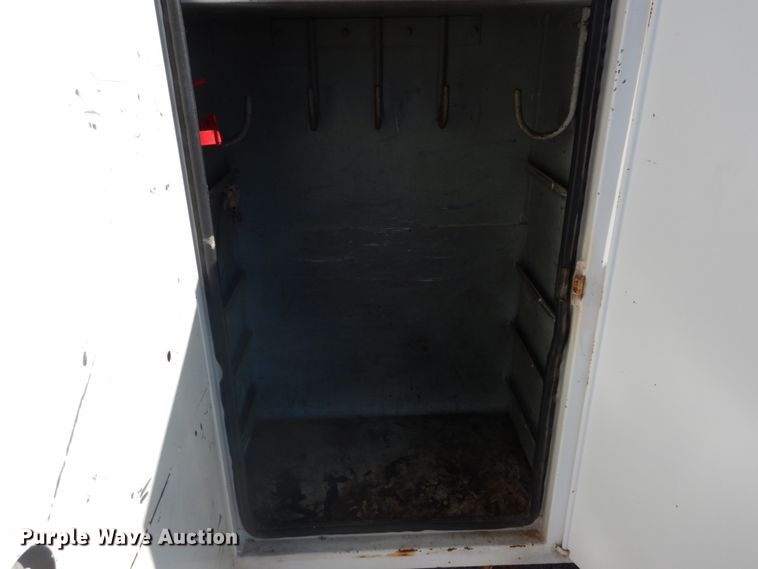 image for item GB9789 1990 Ford F800 bucket truck