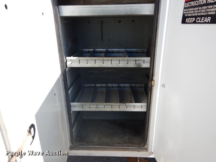 image for item GB9789 1990 Ford F800 bucket truck