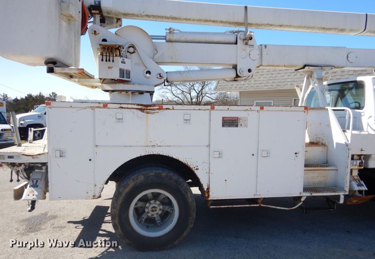 image for item GB9789 1990 Ford F800 bucket truck