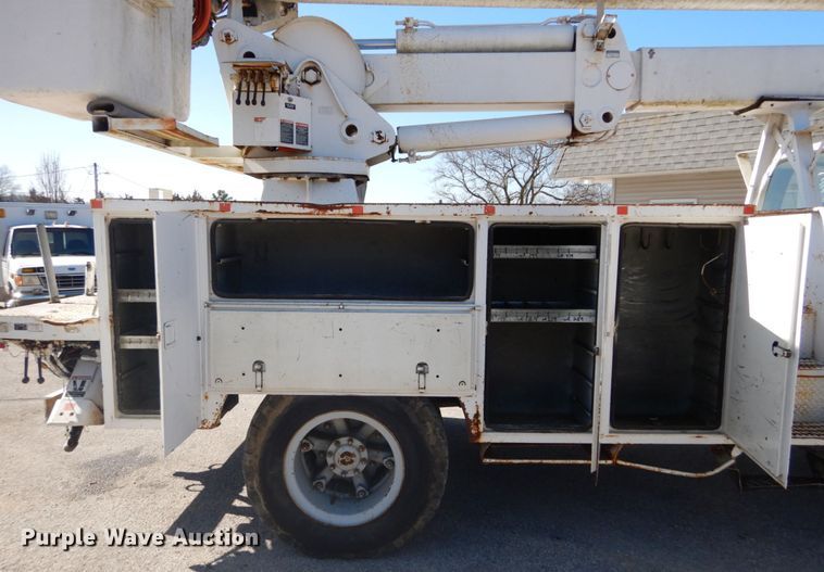 image for item GB9789 1990 Ford F800 bucket truck