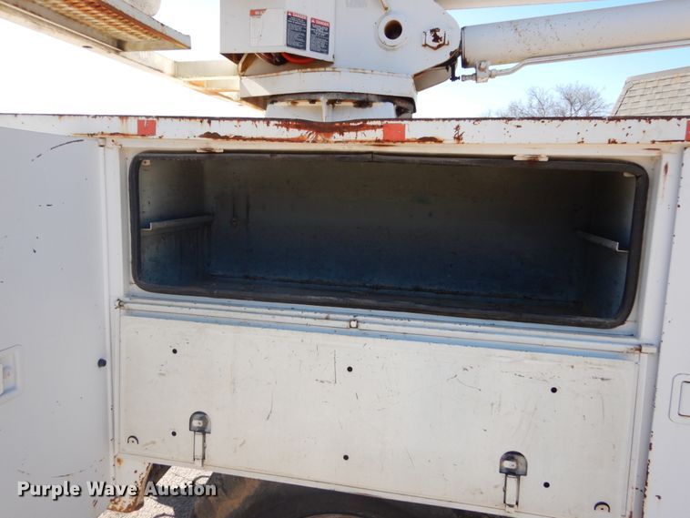 image for item GB9789 1990 Ford F800 bucket truck