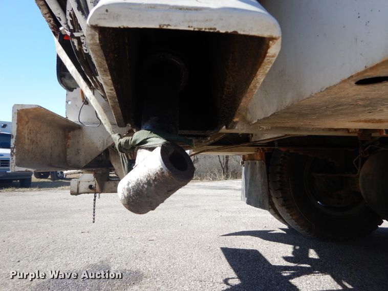 image for item GB9789 1990 Ford F800 bucket truck