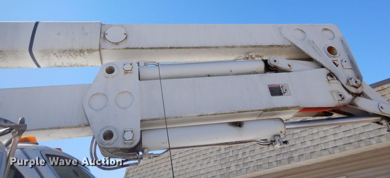 image for item GB9789 1990 Ford F800 bucket truck