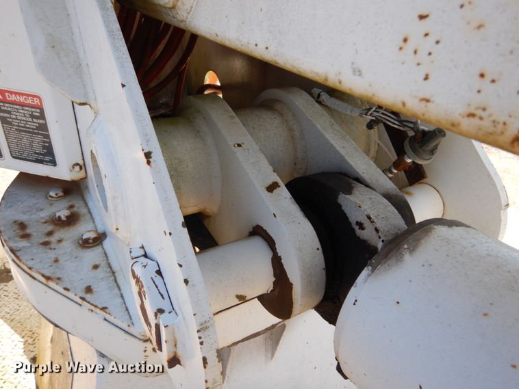 image for item GB9789 1990 Ford F800 bucket truck