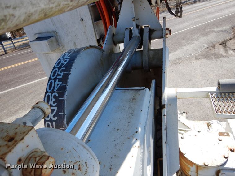 image for item GB9789 1990 Ford F800 bucket truck