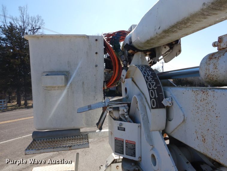 image for item GB9789 1990 Ford F800 bucket truck