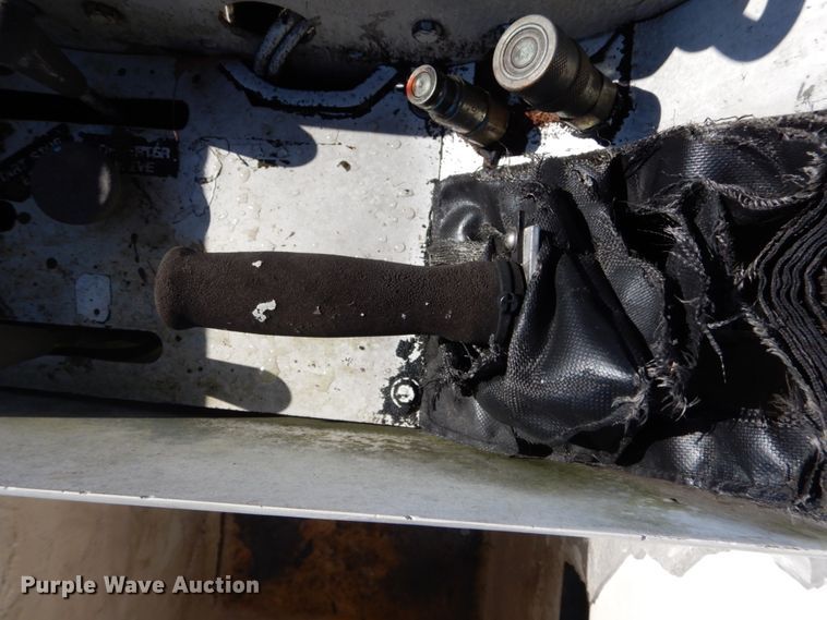 image for item GB9789 1990 Ford F800 bucket truck