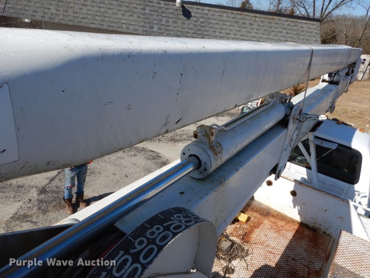 image for item GB9789 1990 Ford F800 bucket truck