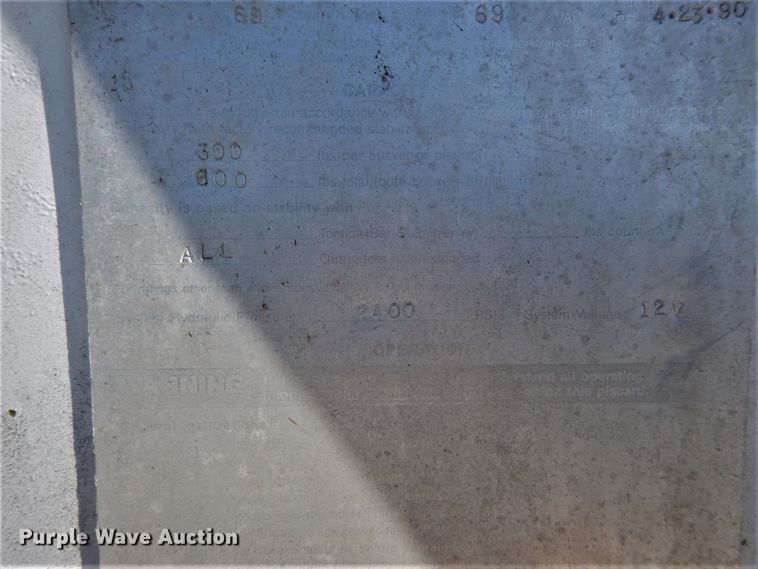 image for item GB9789 1990 Ford F800 bucket truck