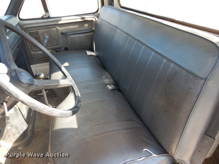 image for item GB9789 1990 Ford F800 bucket truck