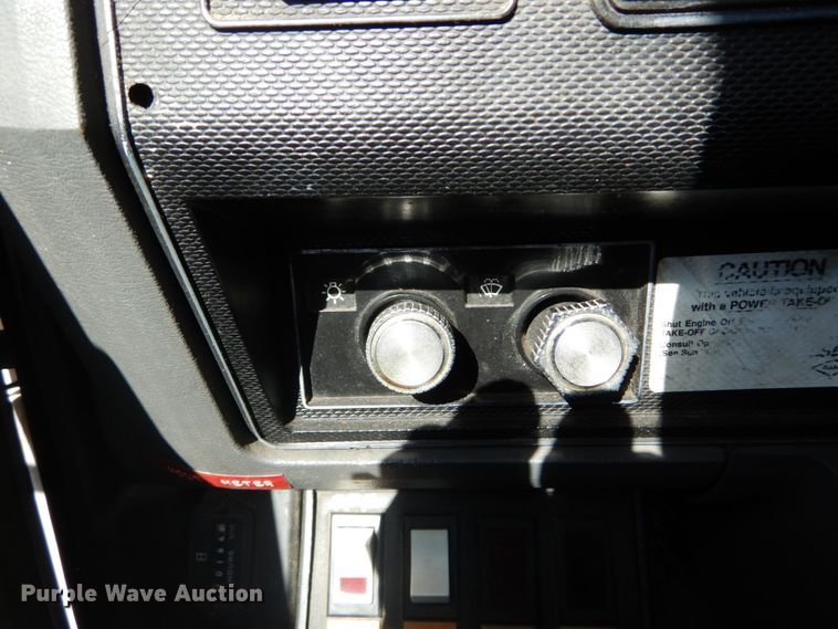 image for item GB9789 1990 Ford F800 bucket truck