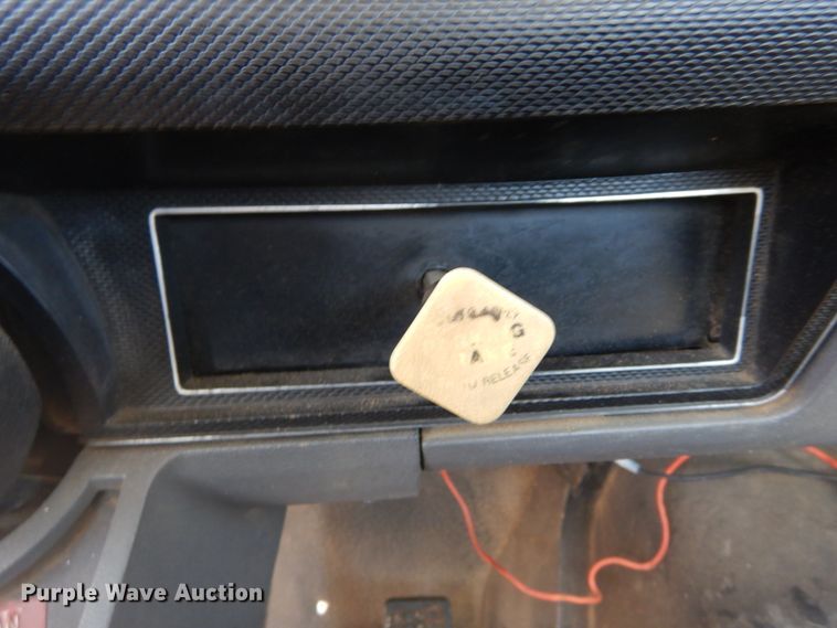 image for item GB9789 1990 Ford F800 bucket truck