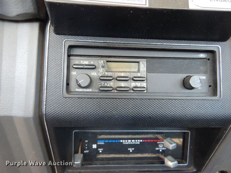 image for item GB9789 1990 Ford F800 bucket truck