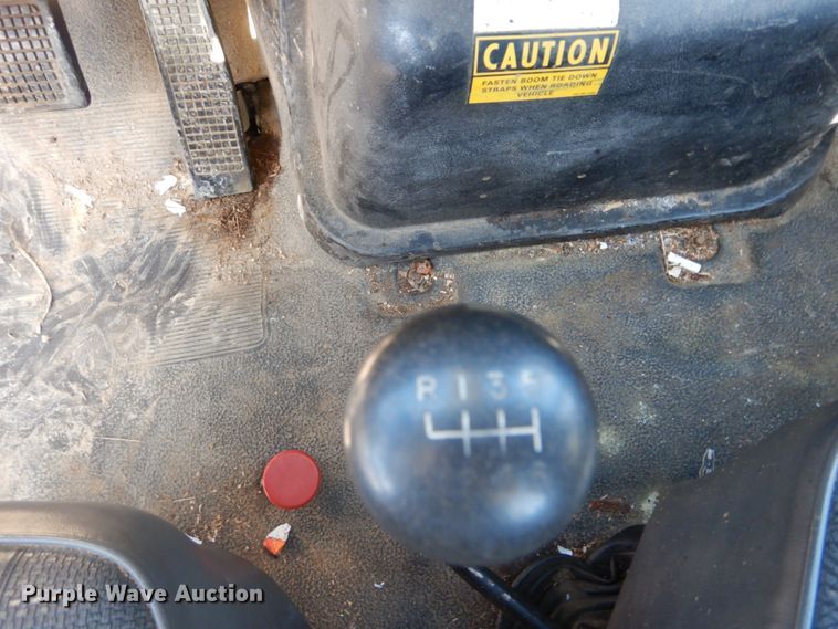 image for item GB9789 1990 Ford F800 bucket truck