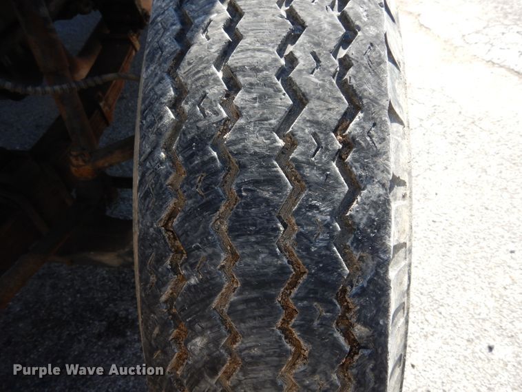 image for item GB9789 1990 Ford F800 bucket truck