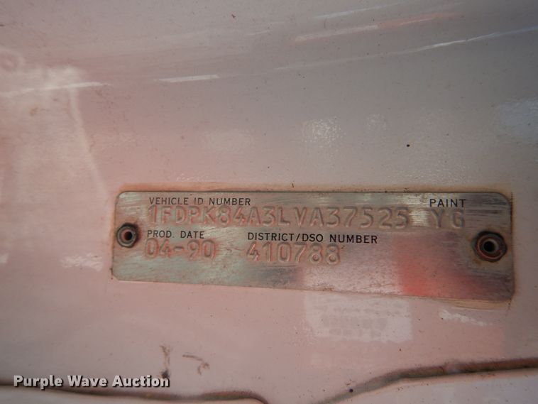 image for item GB9789 1990 Ford F800 bucket truck