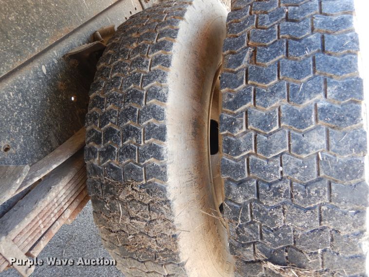 image for item GB9790 1999 GMC C6500 chip bed truck